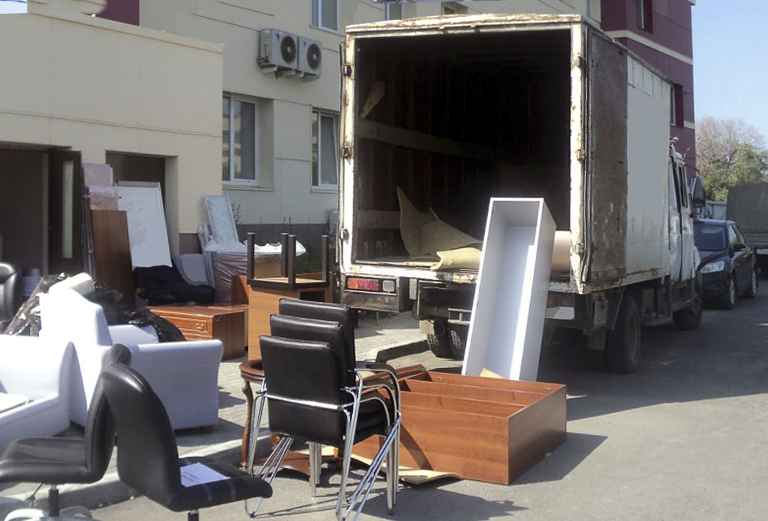 Заказ грузового автомобиля для отправки личныx вещей : Личные вещи из Нижневартовска в Белгород