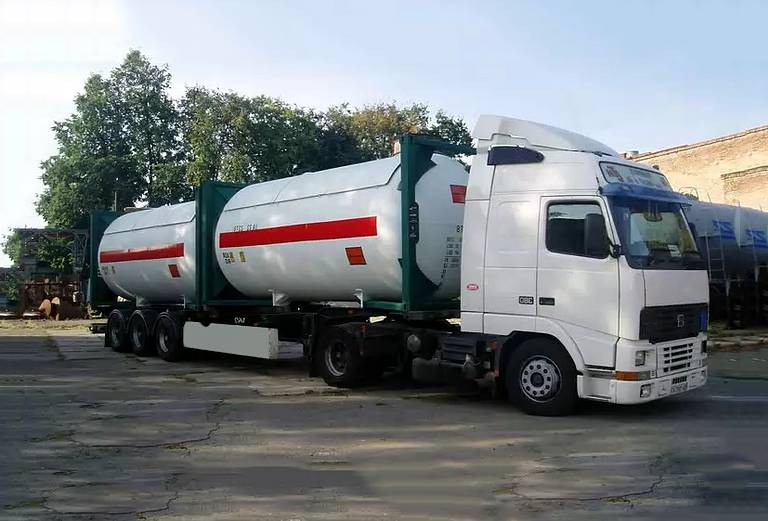 Машина для перевозки спец. грузов И другого из Краснодар в Адлер
